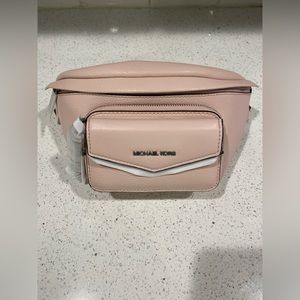 NWT Michael Kors Maisie 2 in 1 Belt Bag